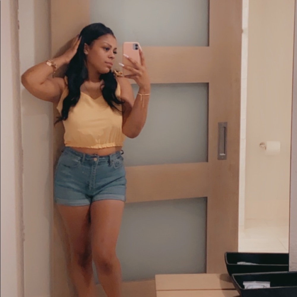 Meet your Posher, Briana